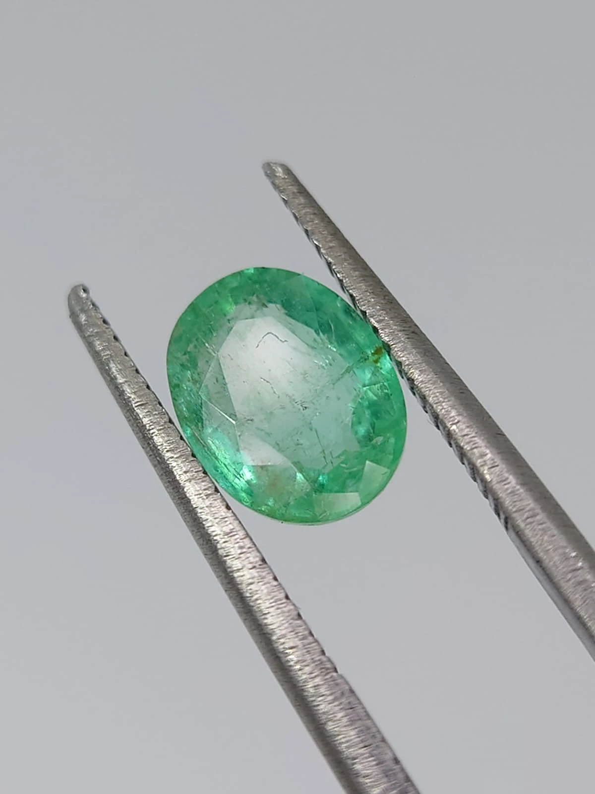 1.03ct Natural Emerald Oval Shape Loose Gemstone from Panjshir Afghanistan — view 4